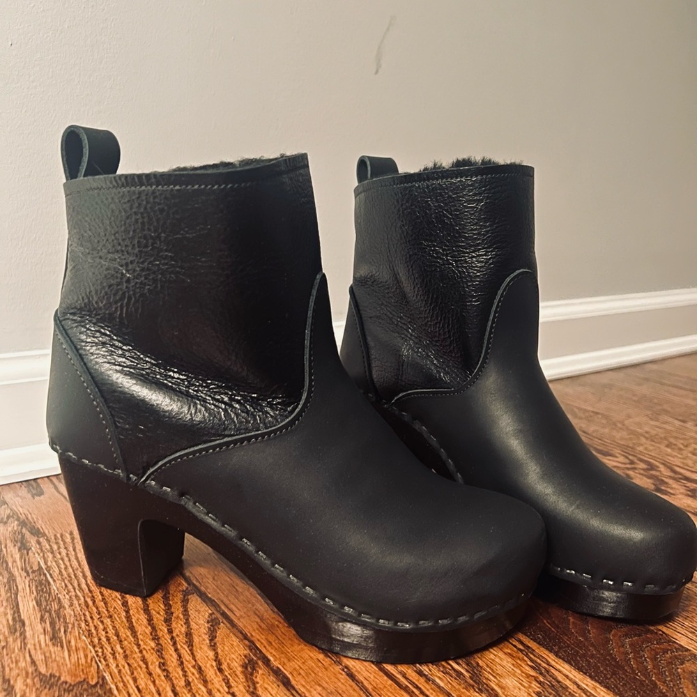No.6
Pull On Shearling High Heel Boots